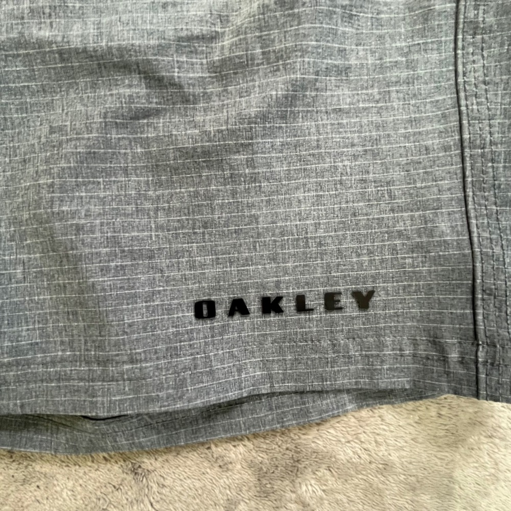 Oakley Shorts Mens 31 Gray Hydrolix Regular Fit Grid Pattern FOA404477 - Picture 4 of 8